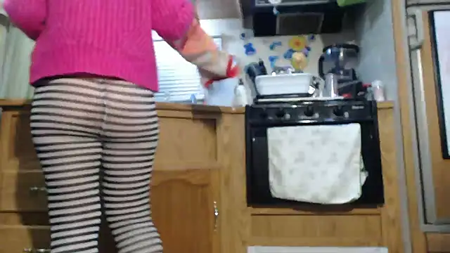 Snapshot of sexyinpantyhose chatting on December 2024 08:44:02 AM sexyinpantyhose online show from December 2024 08:44:02 AM