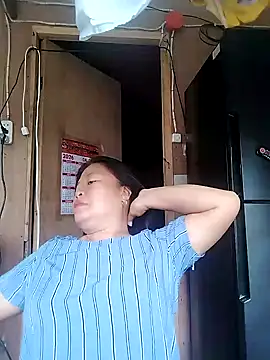 Snapshot of lickmepussy21 chatting on February 2026 04:43:02 AM lickmepussy21 online show from February 2026 04:43:02 AM