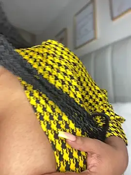 Hyra Ari online show from December 2025 02:02:02 PM