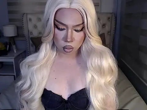 Snapshot of RebecaNextToYou chatting on February 2026 04:52:02 PM RebecaNextToYou online show from February 2026 04:52:02 PM