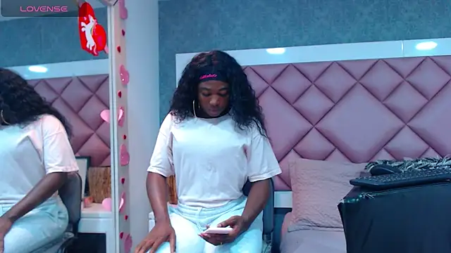 DanielaDuff online show from November 2025 05:48:02 PM