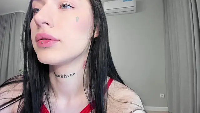 JenniferQueen11 online show from October 2025 01:01:02 PM