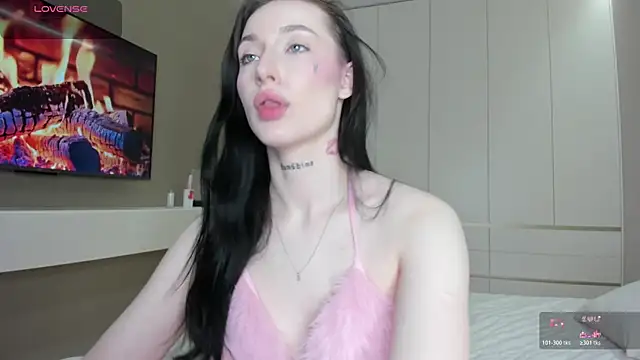 JenniferQueen11 online show from April 2026 06:21:01 PM