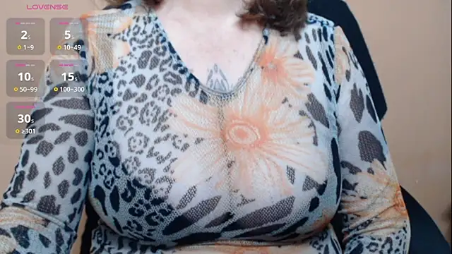 Snapshot of Hellensextits chatting on February 2025 09:23:01 AM Hellensextits online show from February 2025 09:23:01 AM