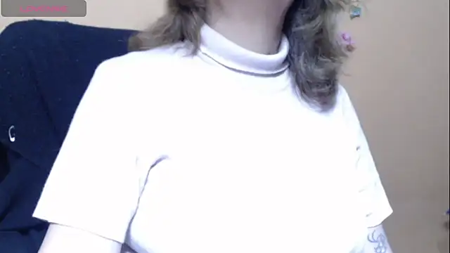 Snapshot of Hellensextits chatting on March 2025 05:52:02 AM Hellensextits online show from March 2025 05:52:02 AM