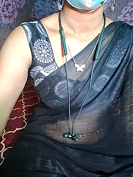 Snapshot of XBHUUME chatting on December 2024 05:48:01 PM XBHUUME online show from December 2024 05:48:01 PM