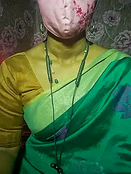 Snapshot of XBHUUME chatting on January 2025 05:31:02 PM XBHUUME online show from January 2025 05:31:02 PM