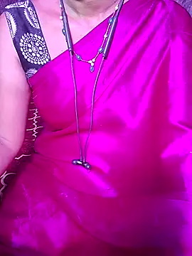 Snapshot of XBHUUME chatting on October 2025 04:19:02 PM XBHUUME online show from October 2025 04:19:02 PM