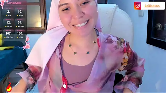 MatchedEyebrow online show from October 2025 09:24:02 PM