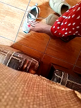 feet toes online show from February 2025 06:15:02 AM