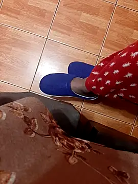 feet toes online show from November 2025 06:02:02 AM