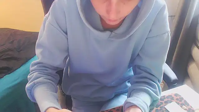 Laco-cO online show from December 2025 07:57:02 AM