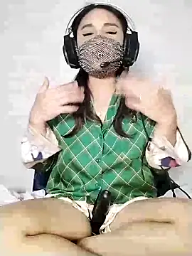  Shimmerlyn  online show from March 2025 05:22:01 PM