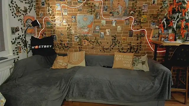 yamy yamy yamy online show from January 2025 01:35:01 PM