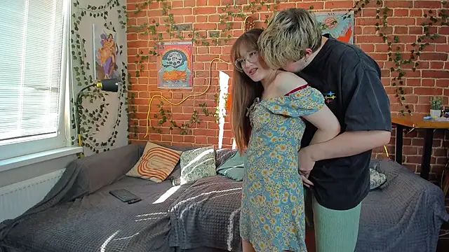 yamy yamy yamy online show from September 2025 01:00:01 PM