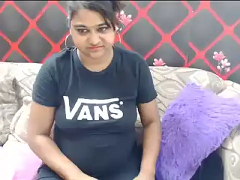 Snapshot of indian_glitter chatting on March 2025 06:01:02 PM indian glitter online show from March 2025 06:01:02 PM