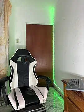 YeremiBrowm online show from February 2025 12:00:02 AM