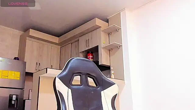 YeremiBrowm online show from October 2025 08:07:01 PM