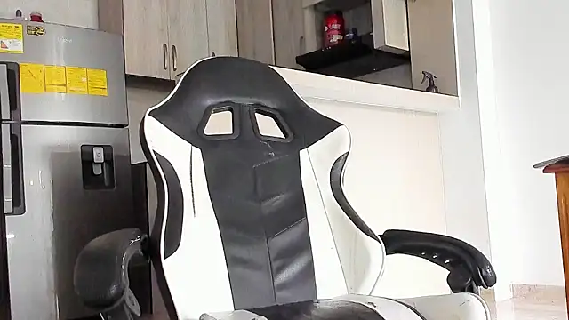 YeremiBrowm online show from February 2026 04:27:02 PM