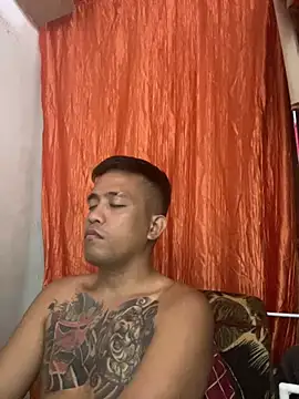 Snapshot of Thyler08 chatting on December 2024 06:27:01 PM Thyler08 online show from December 2024 06:27:01 PM