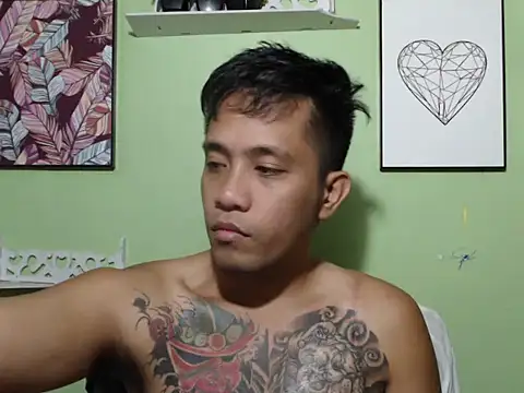 Snapshot of Thyler08 chatting on October 2025 06:37:01 AM Thyler08 online show from October 2025 06:37:01 AM