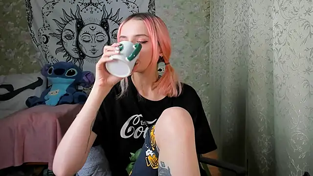 Cutie Adelia online show from January 2025 12:26:02 PM