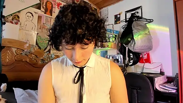 Snapshot of bellaa-w chatting on January 2026 07:50:01 PM bellaa-w online show from January 2026 07:50:01 PM