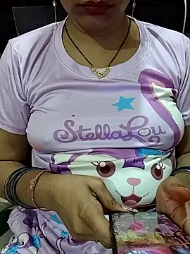 Snapshot of Diya_143 chatting on June 2026 07:34:02 PM Diya 143 online show from June 2026 07:34:02 PM