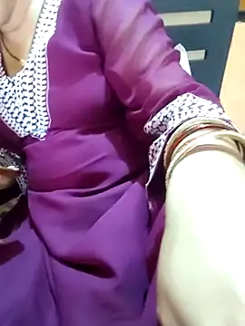 Snapshot of Diya_143 chatting on July 2026 06:41:01 AM Diya 143 online show from July 2026 06:41:01 AM
