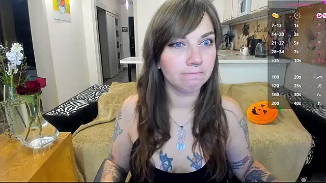 StacyTigerr online show from October 2025 03:47:02 PM