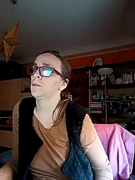 Snapshot of Dettybitch40 chatting on October 2025 06:46:01 AM Dettybitch40 online show from October 2025 06:46:01 AM