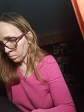 Snapshot of Dettybitch40 chatting on November 2025 03:55:01 PM Dettybitch40 online show from November 2025 03:55:01 PM