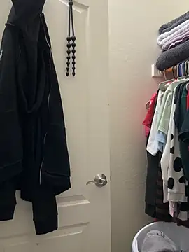 nativepumpkin95 online show from February 2025 02:01:02 AM