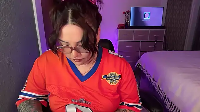 nativepumpkin95 online show from April 2026 02:17:02 AM