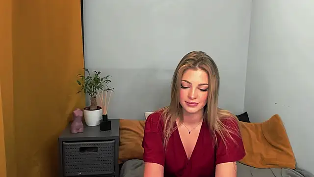 Snapshot of LilyBlondee chatting on February 2025 11:54:02 AM LilyBlondee online show from February 2025 11:54:02 AM