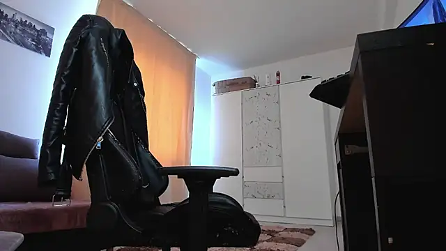 liamaesthetic online show from March 2026 07:36:01 AM