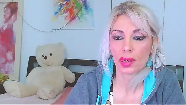 HoneyLara online show from March 2026 07:21:02 PM