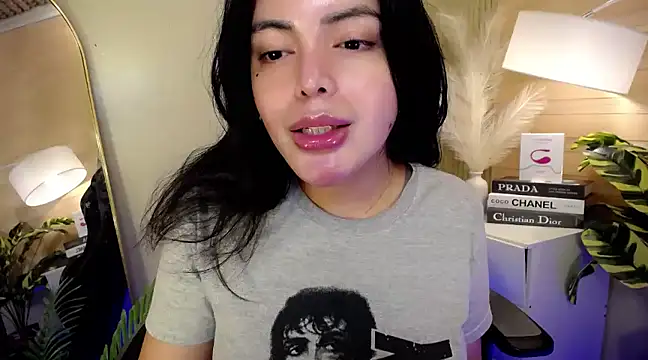 HotstuffCherrySummer online show from December 2024 11:15:02 AM