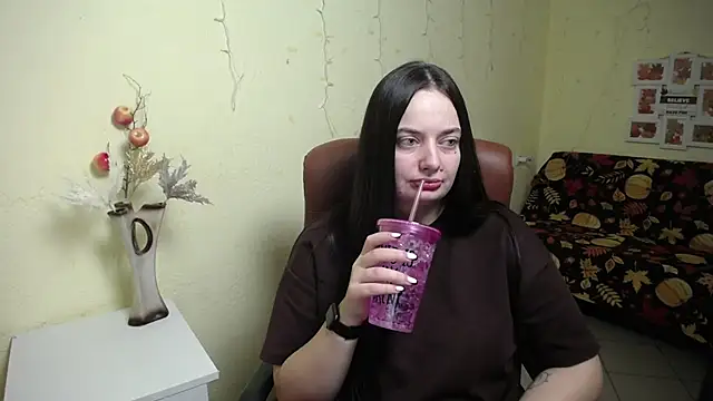 MilanaPrice online show from November 2025 06:15:01 PM