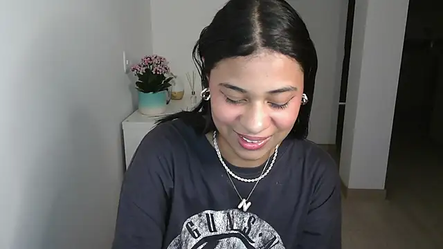 dark enchantress  online show from December 2024 01:43:01 AM