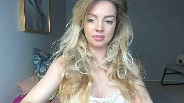 BelieveinEmliy online show from January 2025 05:11:02 PM