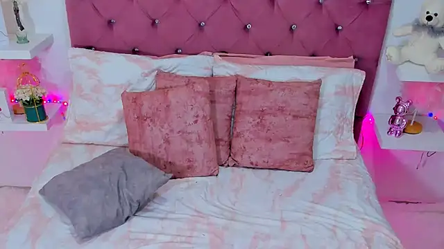 Snapshot of JanneCarter chatting on March 2025 06:59:02 PM JanneCarter online show from March 2025 06:59:02 PM