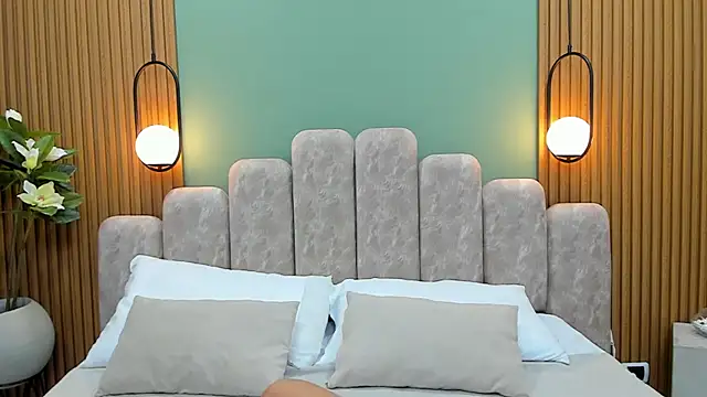 Snapshot of NicoleBlum chatting on February 2025 04:16:01 PM NicoleBlum online show from February 2025 04:16:01 PM