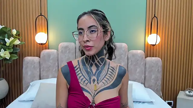 Snapshot of NicoleBlum chatting on March 2025 10:20:01 PM NicoleBlum online show from March 2025 10:20:01 PM