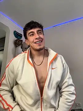 strongboy  online show from February 2026 05:52:01 PM