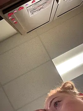 cinnatitties online show from October 2025 05:20:02 PM