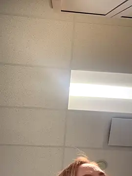 cinnatitties online show from October 2025 04:19:02 PM