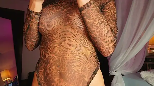 Snapshot of Katyerave chatting on October 2025 08:54:02 PM Katyerave online show from October 2025 08:54:02 PM