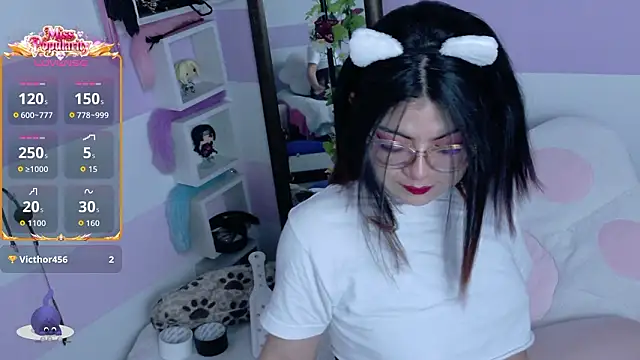 Catwhite  online show from February 2026 02:33:01 PM