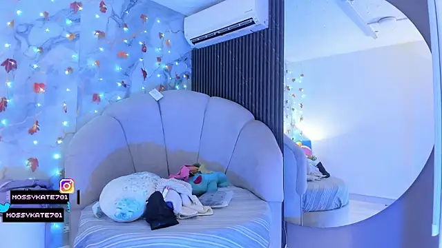 Katemoss70 online show from November 2025 12:37:01 PM